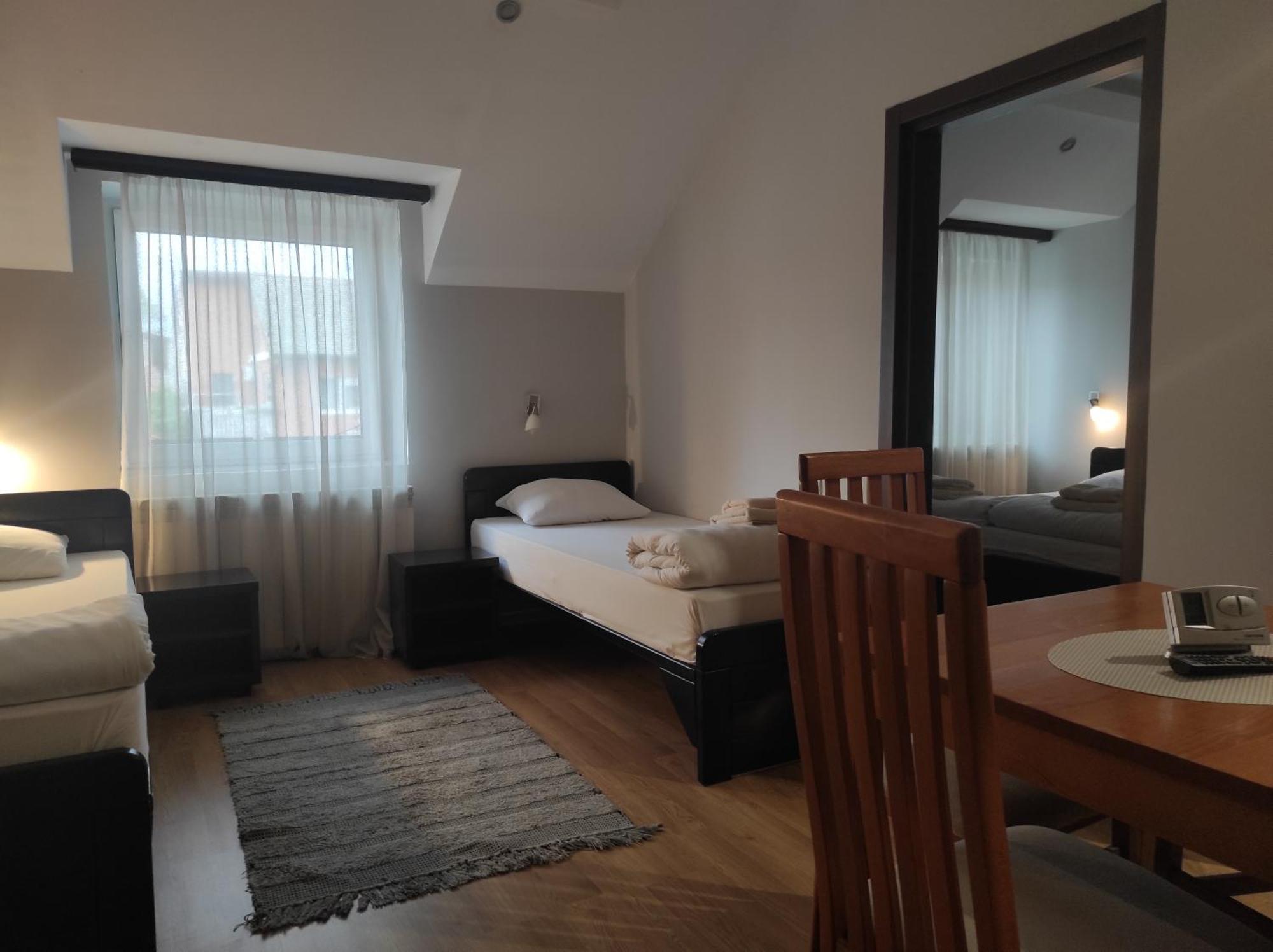 Apartments & Accommodation Stojic نوفي ساد الغرفة الصورة
